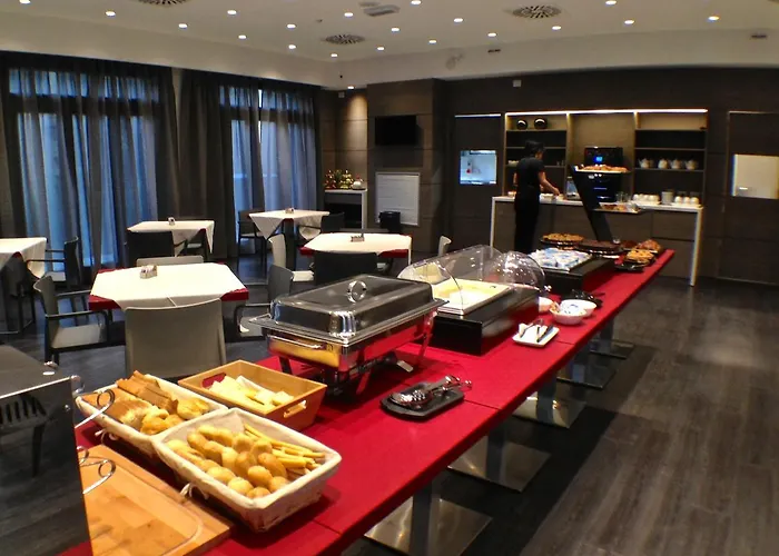 Hotel Forum 3*